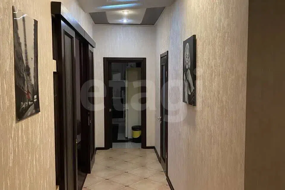 Продаётся 3-комнатная квартира, 126.8 м²