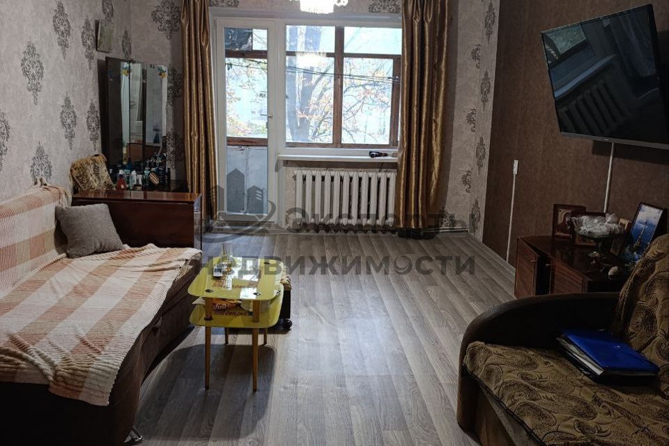 Продаётся 4-комнатная квартира, 80 м²