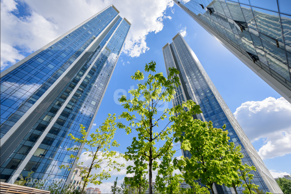 Продаётся 4-комнатная квартира, 110 м²