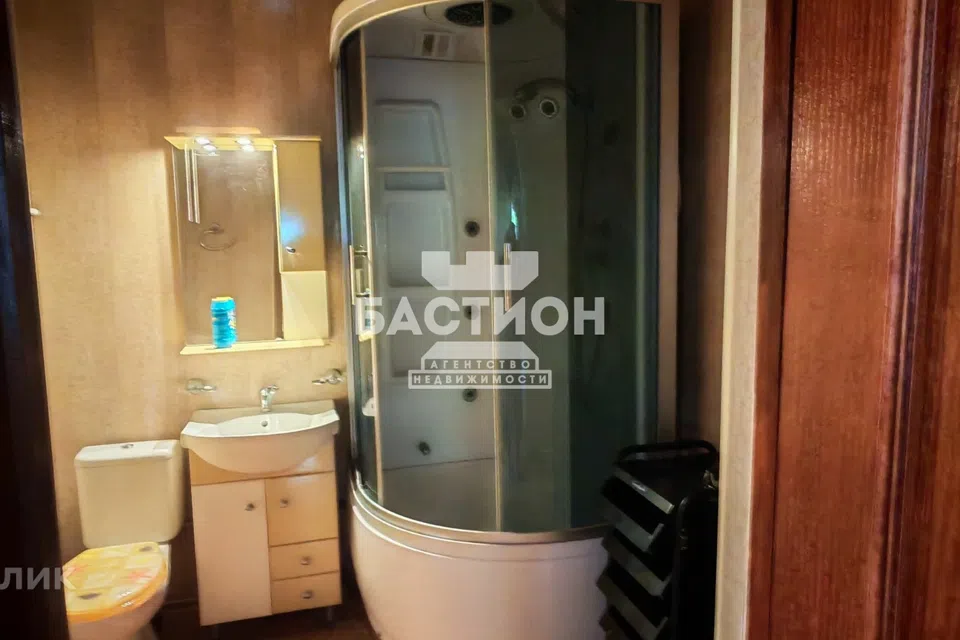 Продаётся 2-этажный дом, 235 м²