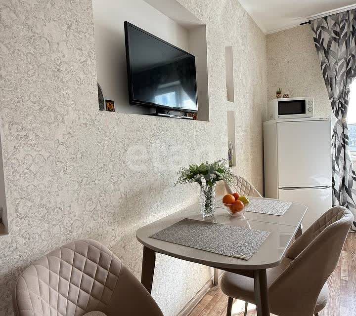 Продаётся 1-комнатная квартира, 48.7 м²
