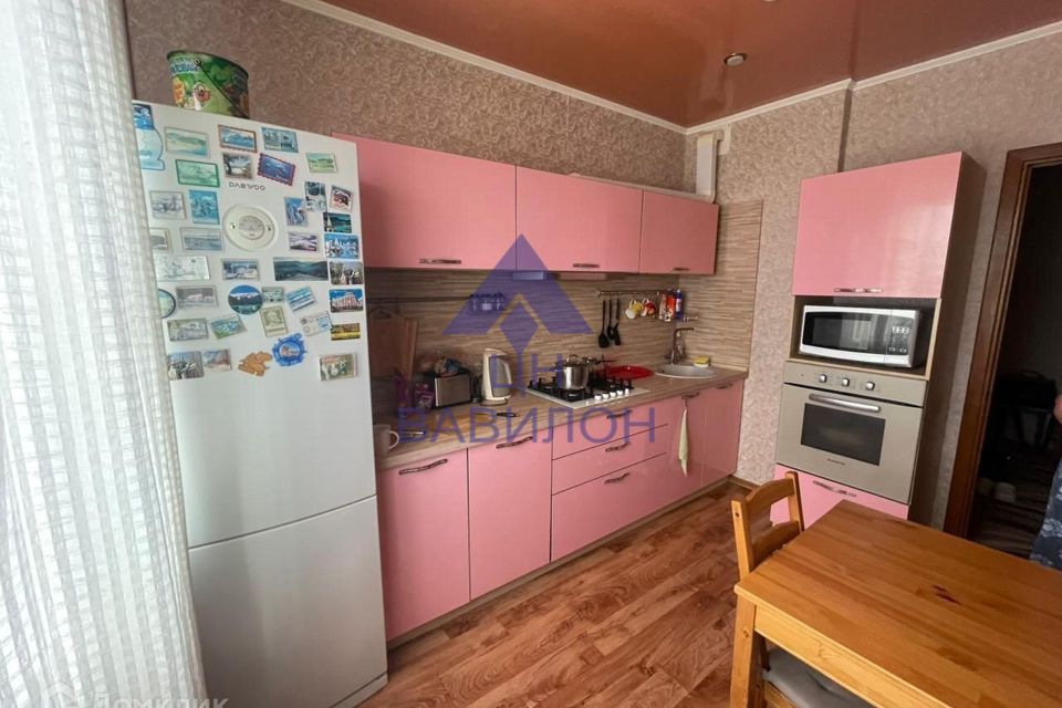 Продаётся 3-комнатная квартира, 65.8 м²