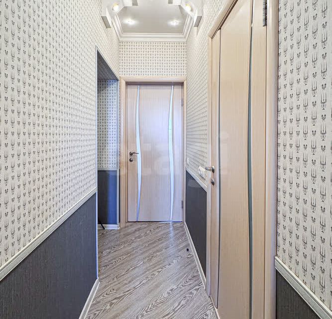Продаётся 4-комнатная квартира, 135.8 м²
