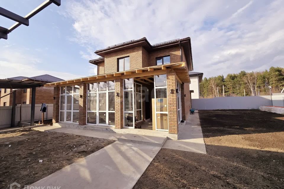Продаётся 2-этажный дом, 164 м²