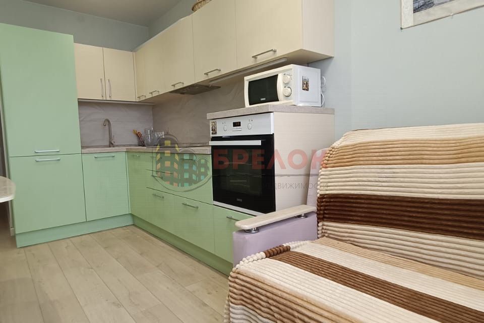 Продаётся 1-комнатная квартира, 42 м²