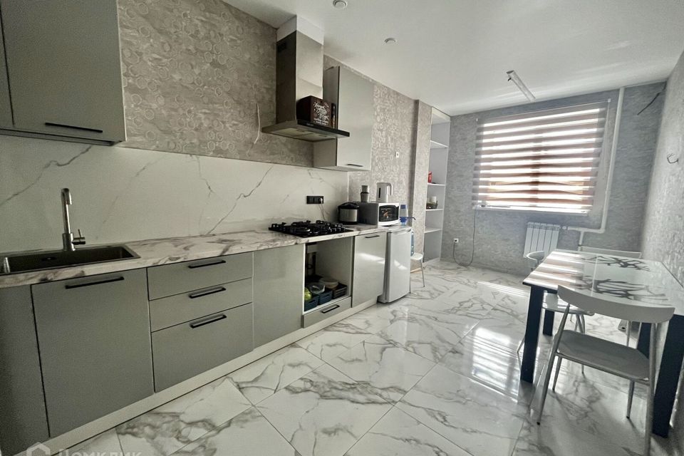 Сдаётся 1-комнатная квартира, 56 м²