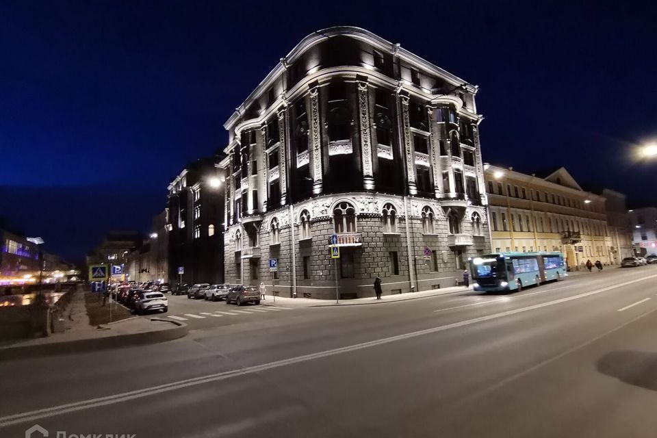 Продаётся 3-комнатная квартира, 111 м²