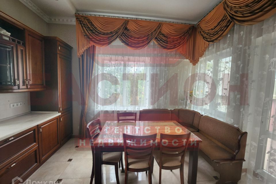 Продаётся таунхаус, 2-эт., 271 м²