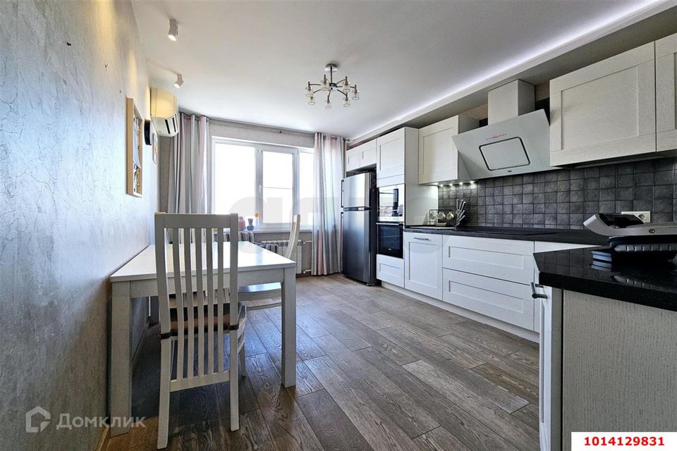 Продаётся 2-комнатная квартира, 69.2 м²