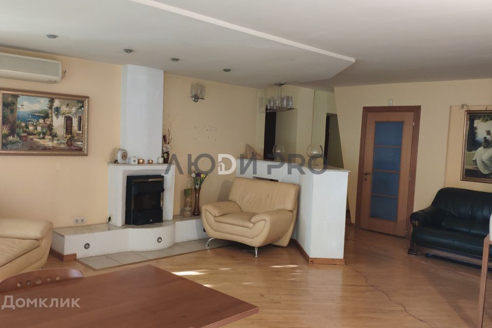 Продаётся 4-комнатная квартира, 115 м²