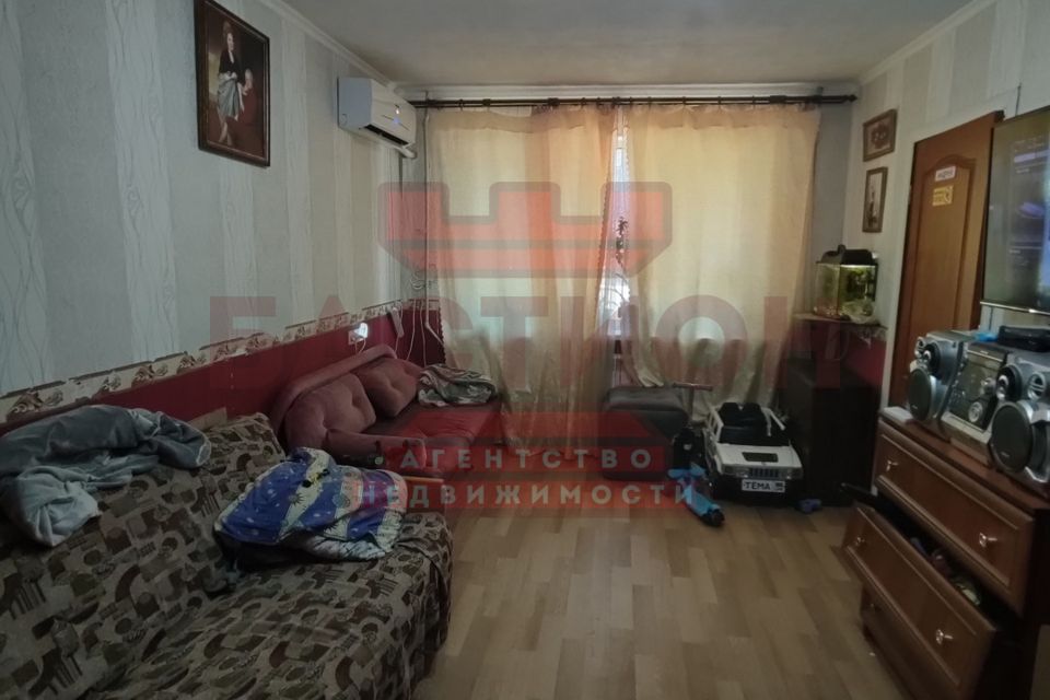 Продаётся 4-комнатная квартира, 60 м²