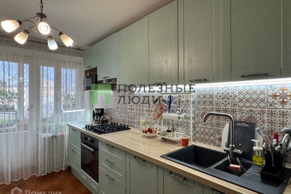 Продаётся 4-комнатная квартира, 121 м²