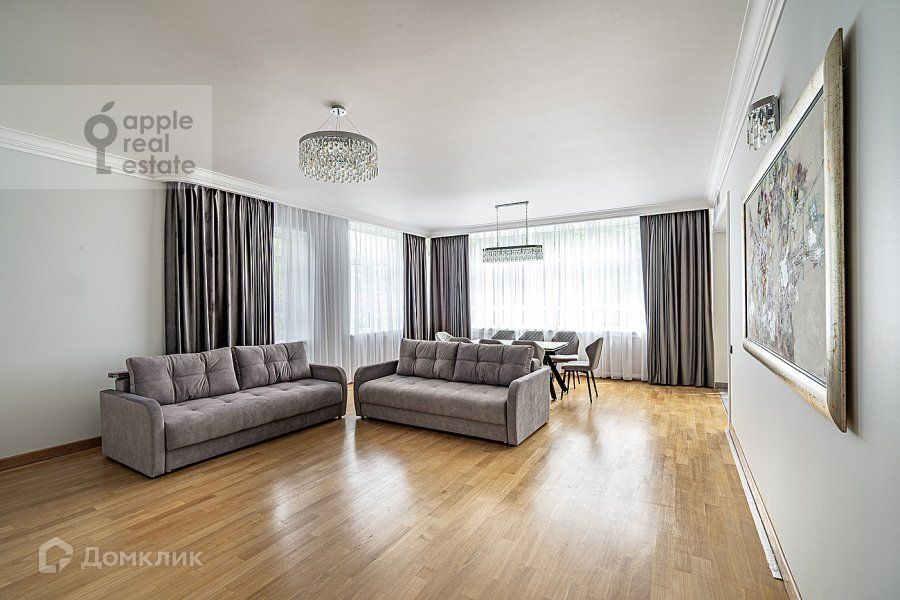Сдаётся 4-комнатная квартира, 212 м²
