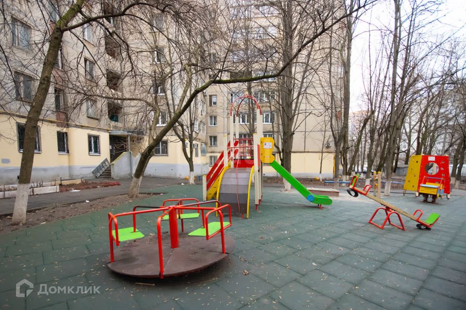 Продаётся 5-комнатная квартира, 180 м²