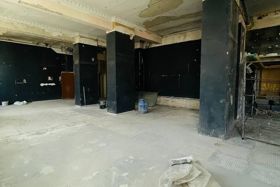 Сдаётся торговое помещение, 307.9 м²