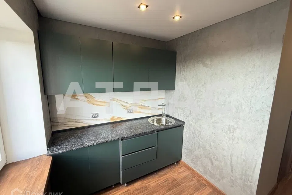 Продаётся 3-комнатная квартира, 50.3 м²