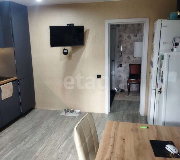 Продаётся 3-комнатная квартира, 92 м²