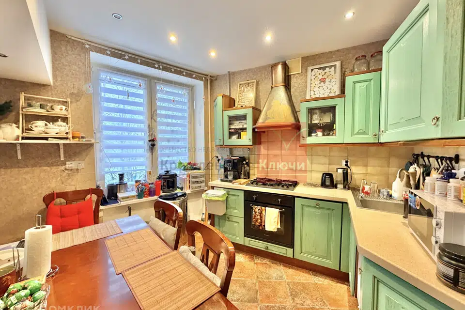 Продаётся 4-комнатная квартира, 97.2 м²