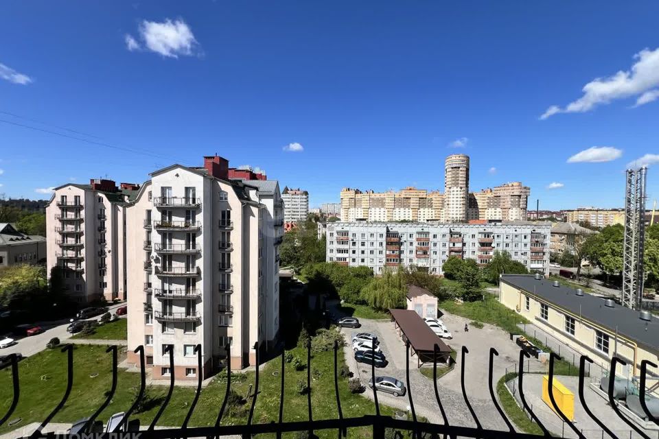 Продаётся 3-комнатная квартира, 106 м²