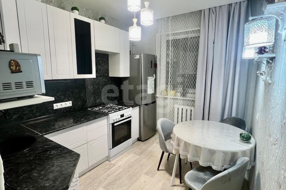 Продаётся 2-комнатная квартира, 59.8 м²