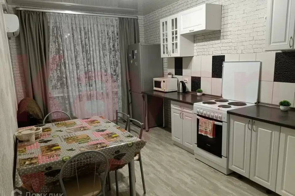 Сдаётся 2-комнатная квартира, 56 м²