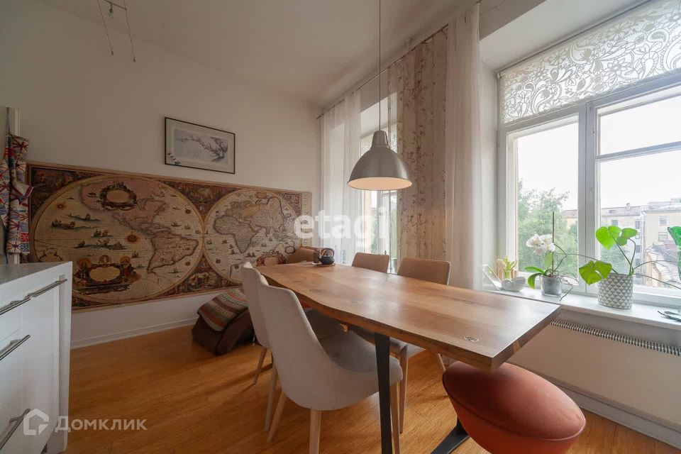 Продаётся 1-комнатная квартира, 69.7 м²