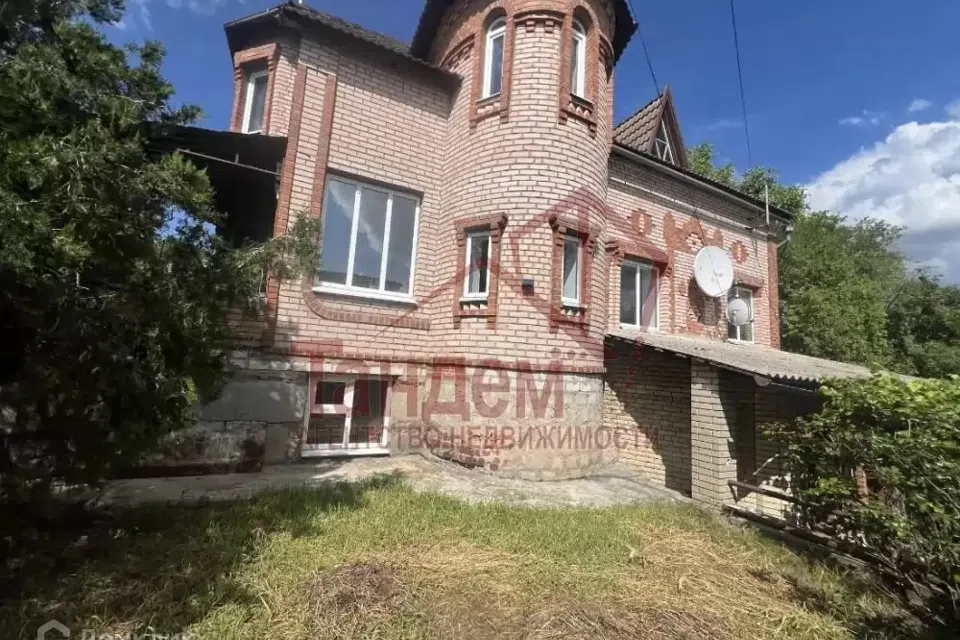 Продаётся 2-этажный дом, 290 м²