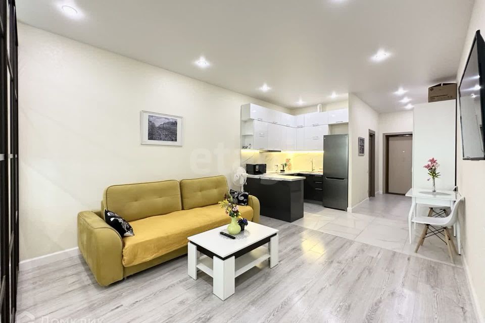 Продаётся 1-комнатная квартира, 42 м²