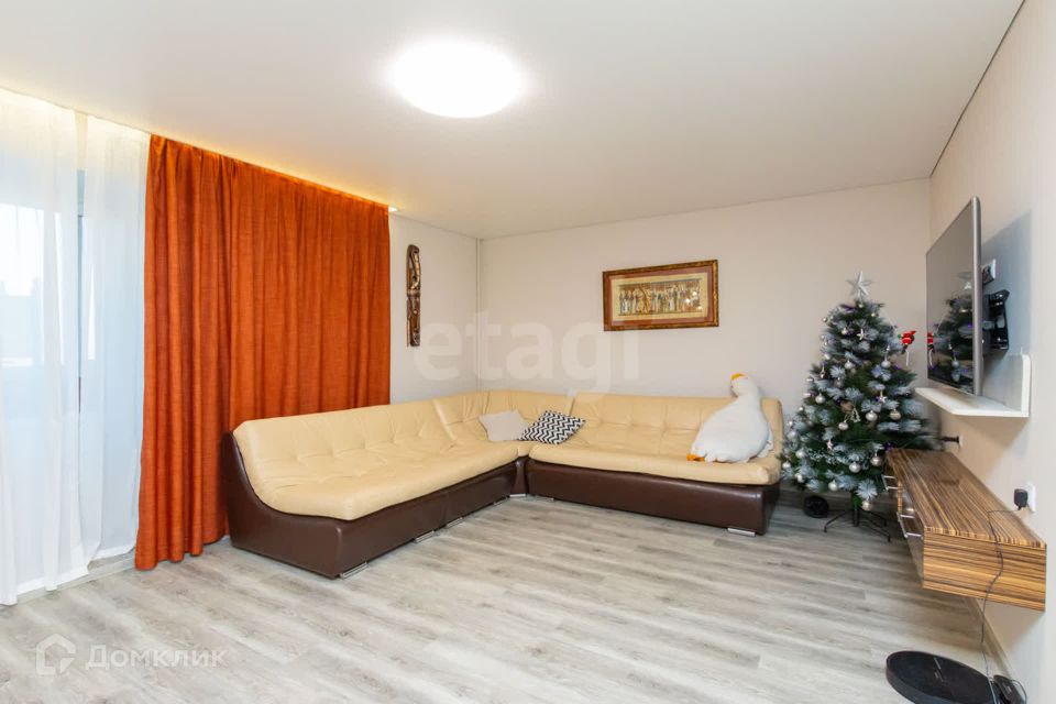 Продаётся 4-комнатная квартира, 111.2 м²