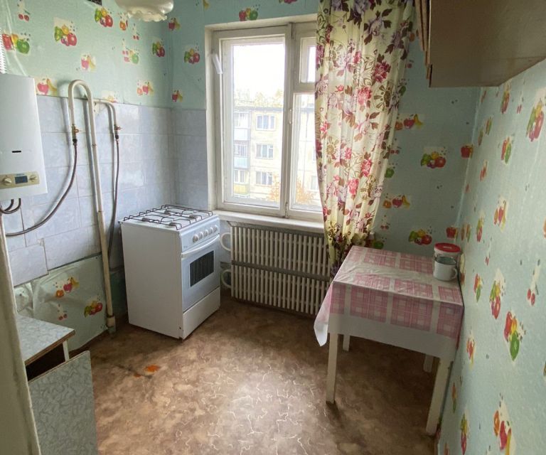 Продаётся 1-комнатная квартира, 61 м²