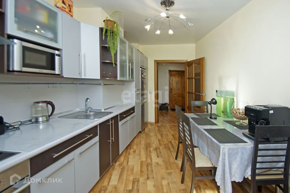 Продаётся 1-комнатная квартира, 56.8 м²