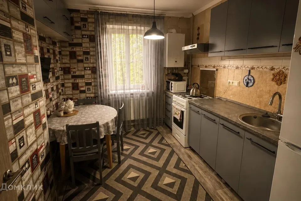 Продаётся 3-комнатная квартира, 72.8 м²