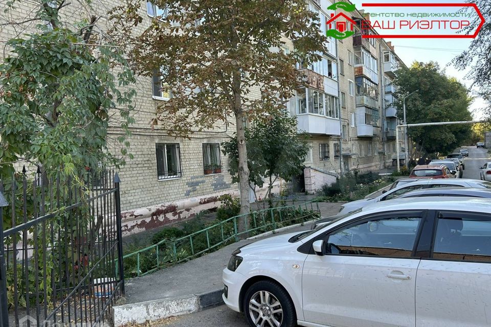 Продаётся 4-комнатная квартира, 61 м²