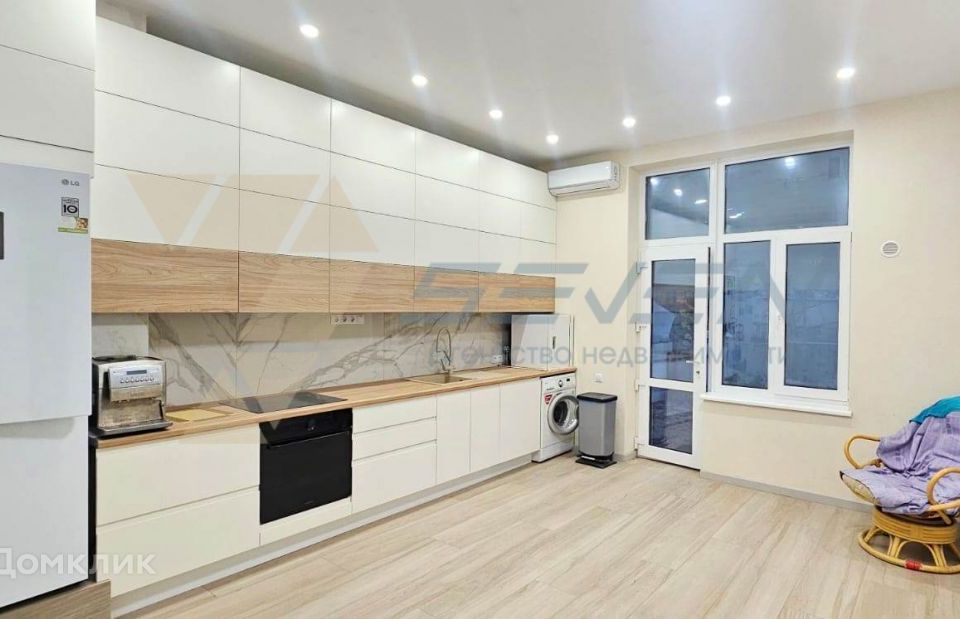 Продаётся 2-комнатная квартира, 65 м²