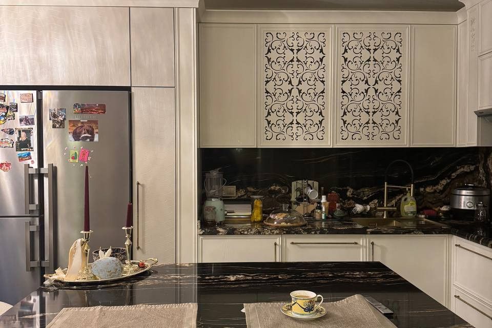 Продаётся 3-комнатная квартира, 140 м²