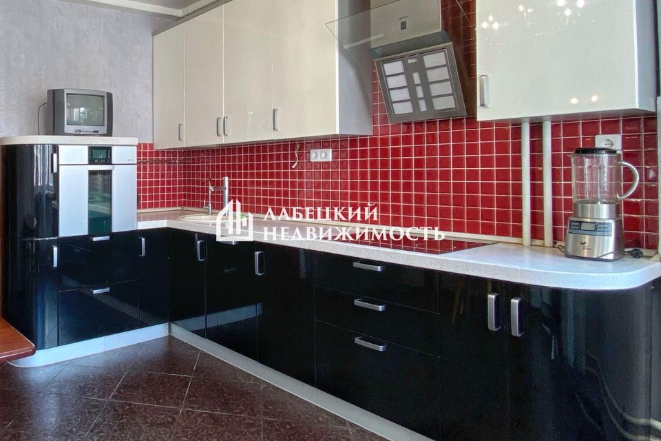 Продаётся 3-комнатная квартира, 76.3 м²