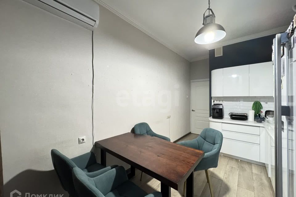 Продаётся 2-комнатная квартира, 71.3 м²