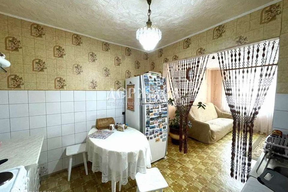 Продаётся 1-комнатная квартира, 61 м²