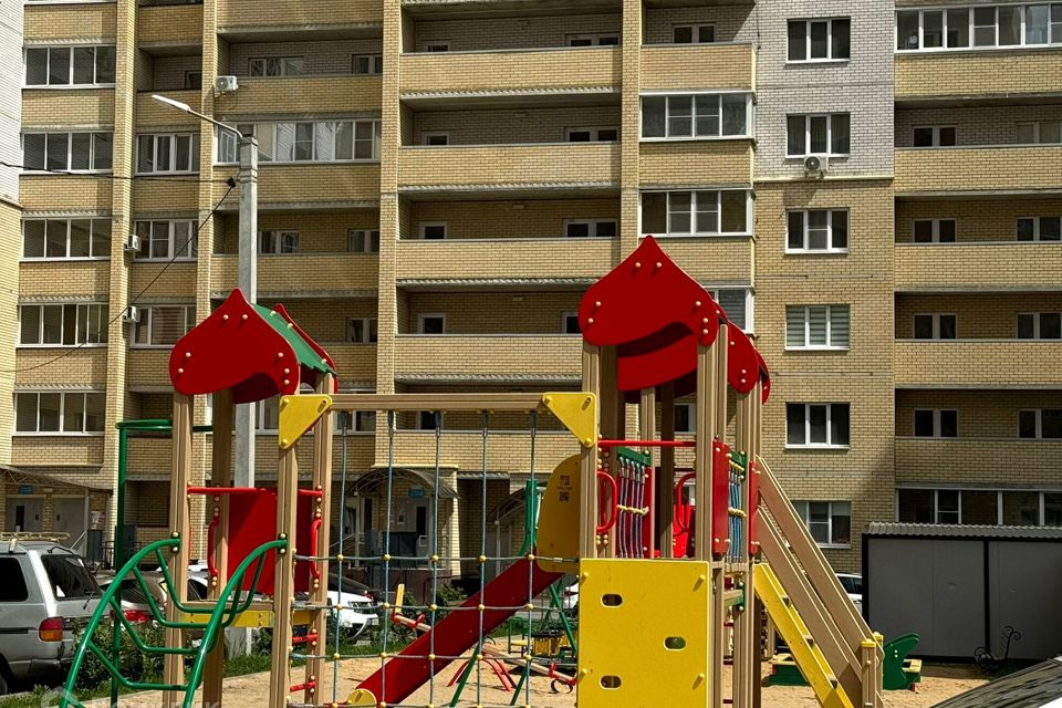 Продаётся 2-комнатная квартира, 72.8 м²