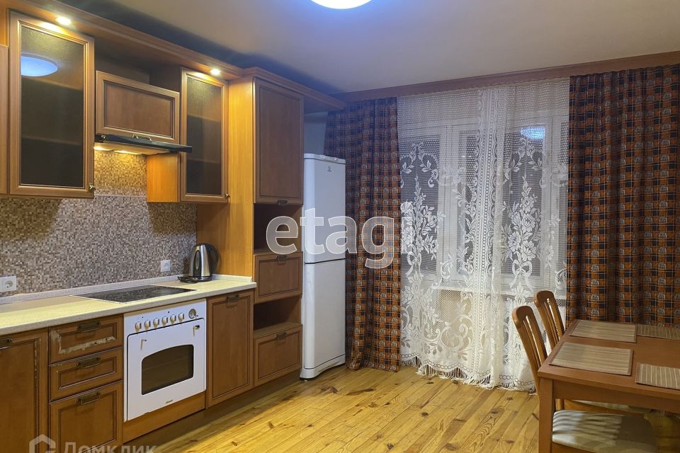 Сдаётся 2-комнатная квартира, 74 м²