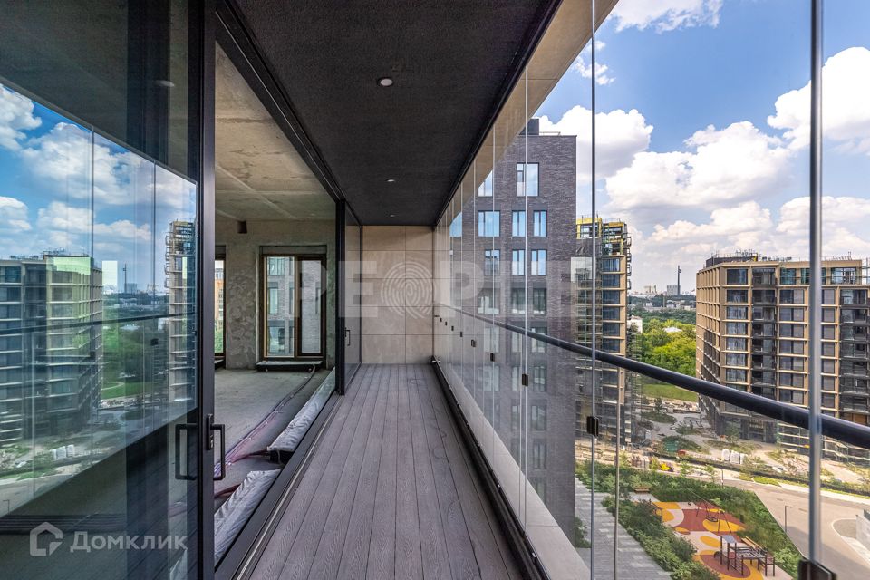 Продаётся 4-комнатная квартира, 131 м²