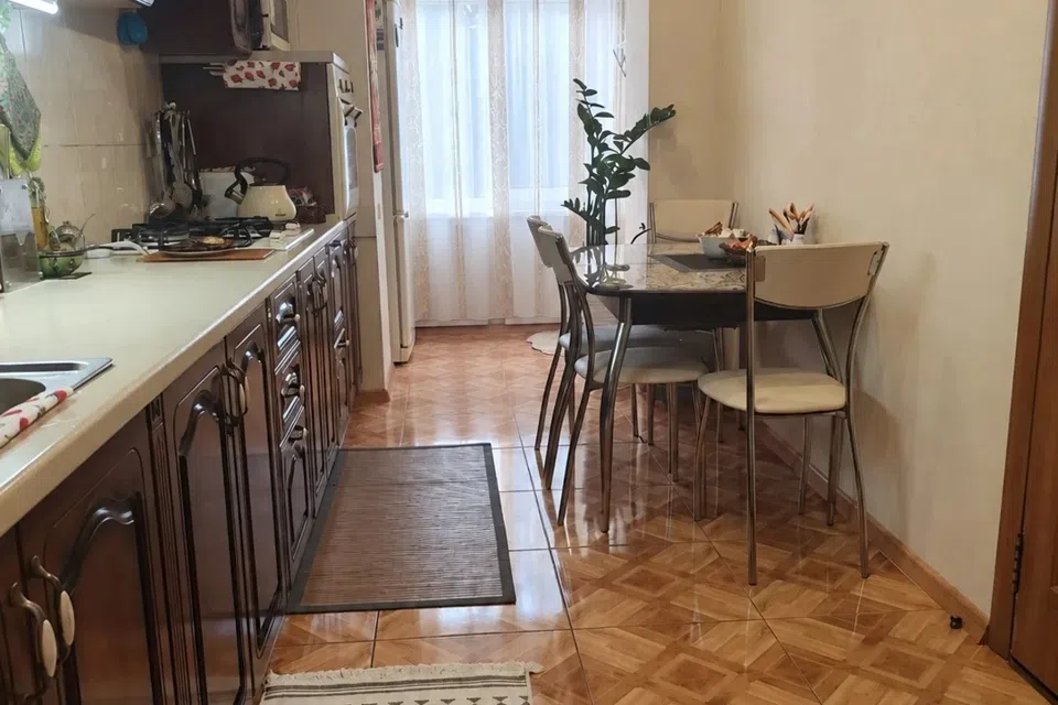 Продаётся 2-комнатная квартира, 56.1 м²