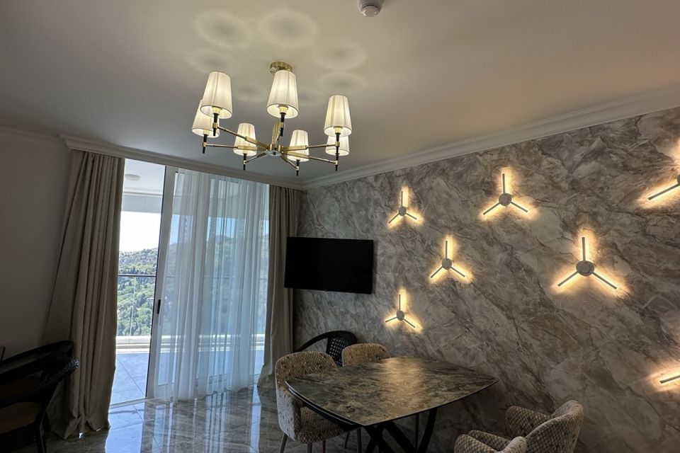 Продаётся 3-комнатная квартира, 98 м²