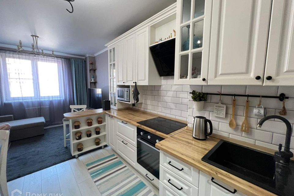 Продаётся 1-комнатная квартира, 41.8 м²