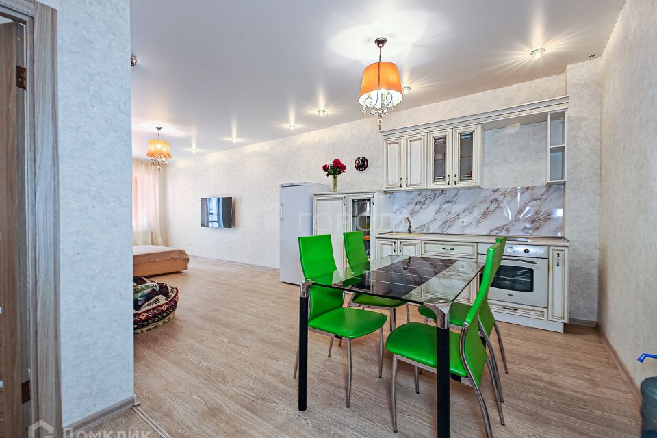 Сдаётся 2-комнатная квартира, 70 м²