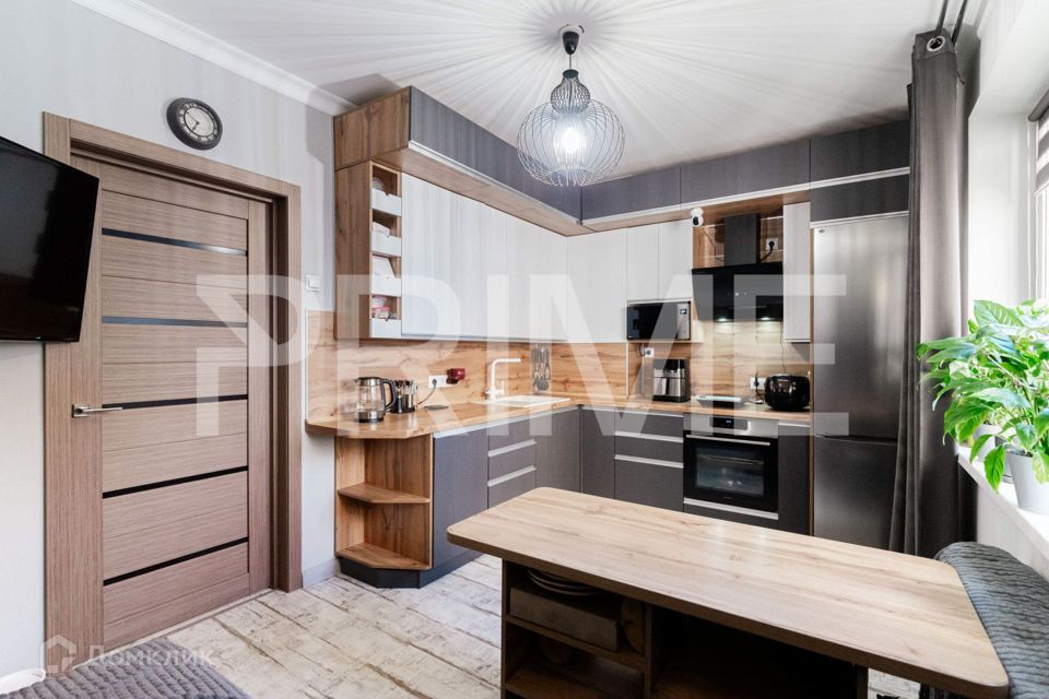 Продаётся 1-комнатная квартира, 42 м²