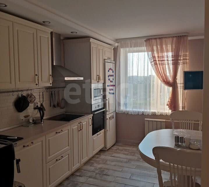 Сдаётся 3-комнатная квартира, 100 м²