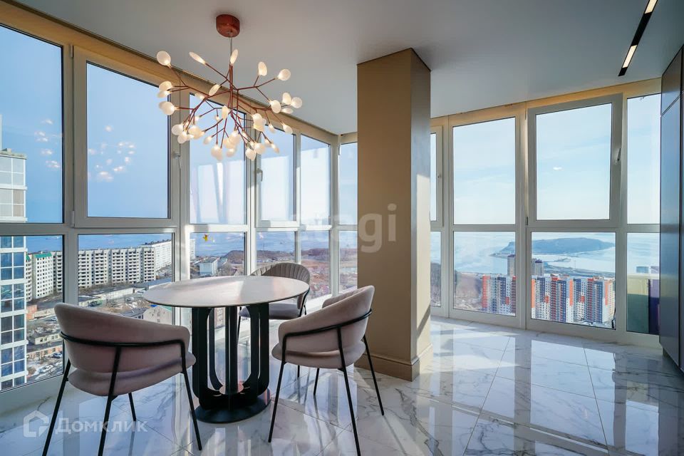 Продаётся 3-комнатная квартира, 104 м²