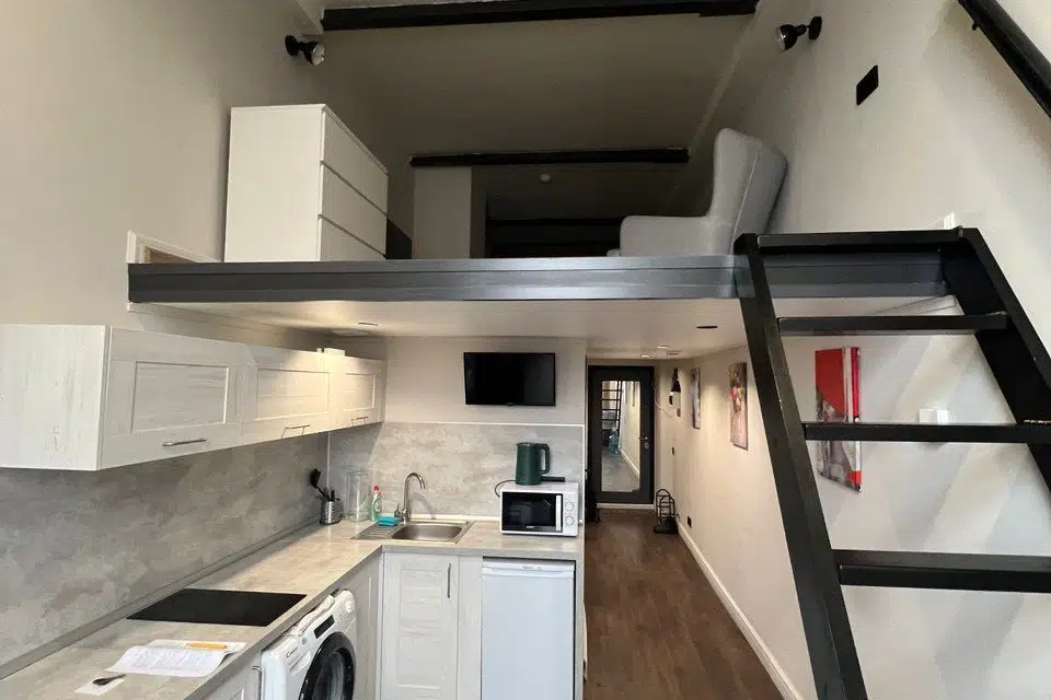 Продаётся 1-комнатная квартира, 42 м²