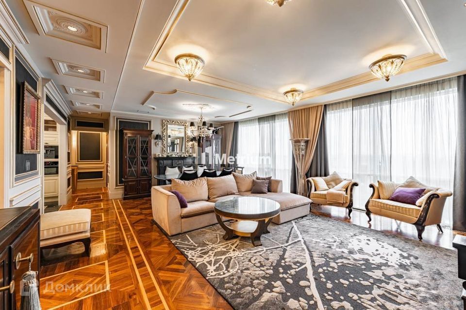 Продаётся 3-комнатная квартира, 170.9 м²